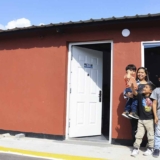 Delcy Rodríguez entrega viviendas al cumplirse el 15 aniversario de la GMVV
