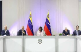 Presidenta (E) Delcy Rodríguez lideró Mesa de Diálogo Nacional para el renacer de Venezuela
