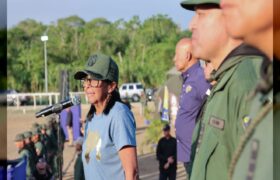 Presidenta (E) Delcy Rodríguez reafirmó su compromiso con cadetes de la UMBV