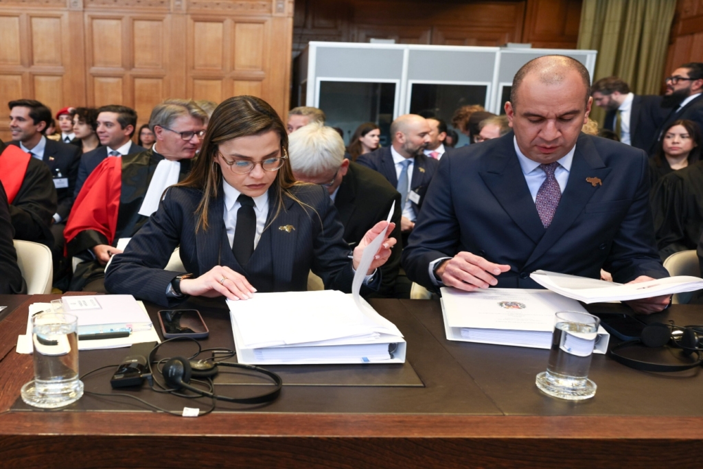 Diálogo La Haya33