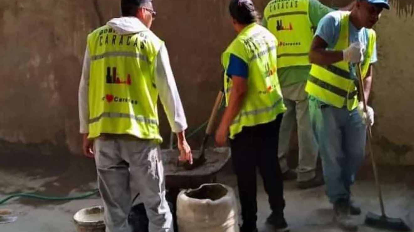 Gobierno de Distrito Capital entregó rehabilitación de la Escuela Básica Inés Ponte en Antímano copia