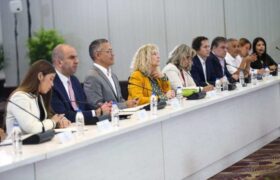 Presidenta (E) reconoce el trabajo del programa para la Paz y la Convivencia Democrática