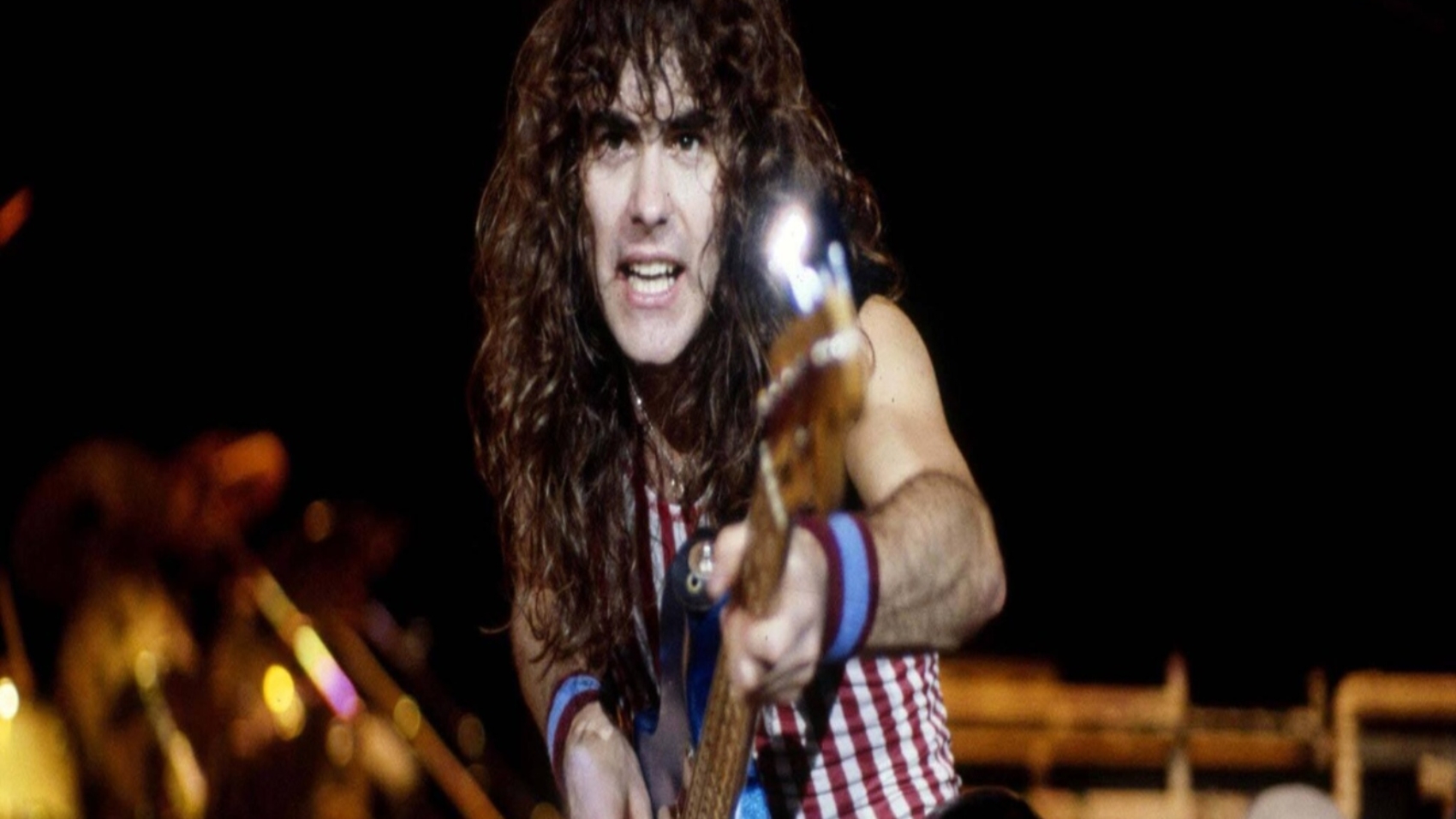 Iron-Maiden-Burning-Ambition (1)11
