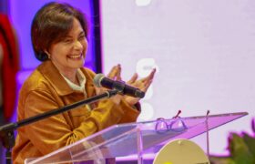 Ministra Gabriela Jiménez destaca el software libre como eje de soberanía digital en el FLISoL