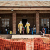 OMS moviliza a sus expertos para contener un nuevo brote de ébola en el Congo