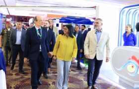 Presidenta (E) Delcy Rodríguez visita XII Congreso Nacional de Avicultura
