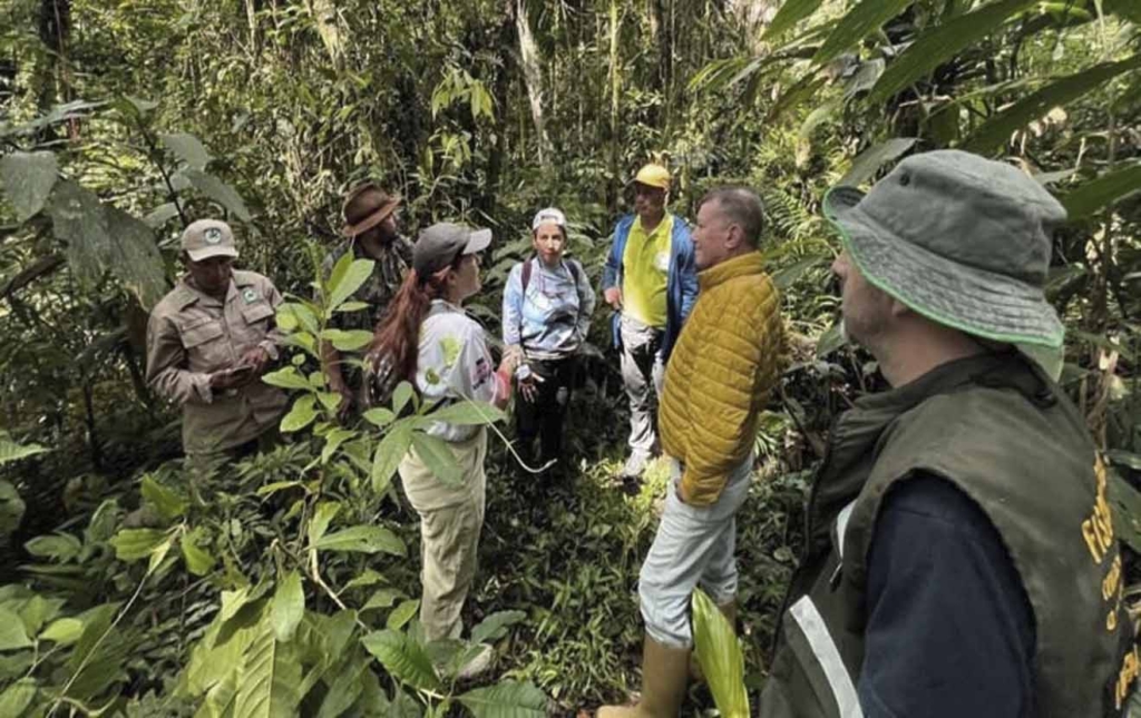 Restablecen cámara trampa en Parque Nacional Sierra La Culata para monitoreo del oso frontino