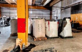 Minec Anzoátegui ordena cierre de fábrica de bolsas que empacaba carbón ilícito