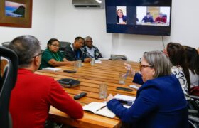 Amplían brigadas de voluntarios y técnicos para atender derrame de crudo en Güiria