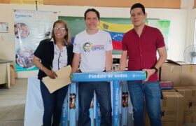 Dotan a 19 instituciones educativas de Trujillo con herramientas del Programa Semilleros Científicos