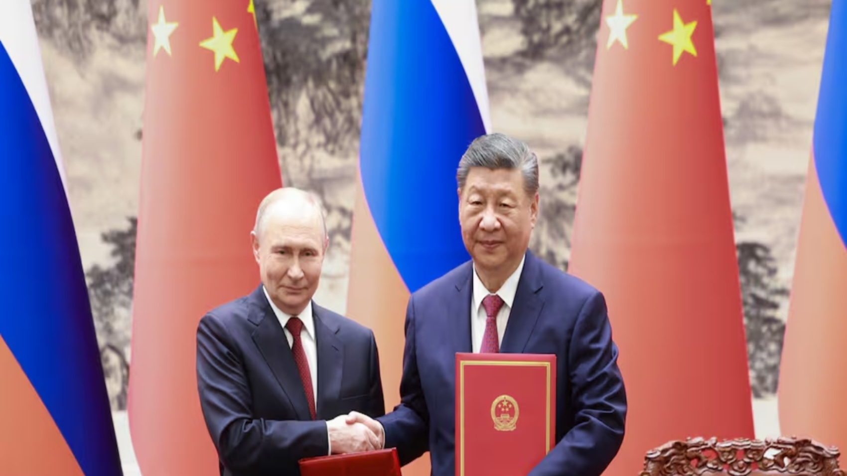 xi33