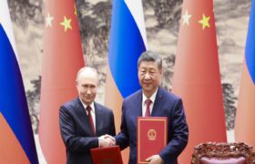 XI mantiene conversaciones con Putin en Pekin: Acordaron prorrogar el Tratado de Buena Vecindad y Cooperación Amistosa entre ambas naciones