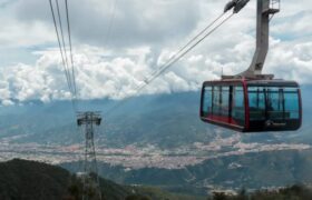 Realizan labores de mantenimiento en sistema eléctrico del Teleférico Mukumbarí