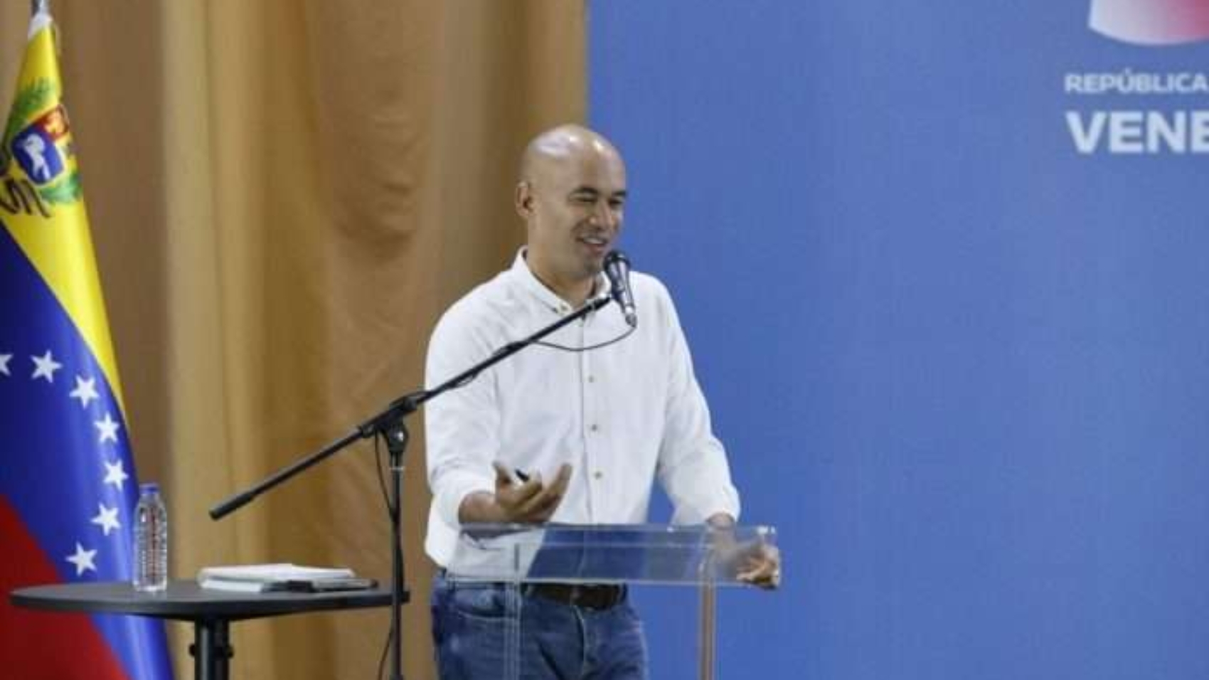 Comisionado-presidencial-Hector-Rodriguez-696x464