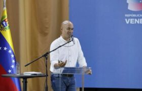 Jóvenes se incorporan al debate de la reestructuración del Gobierno