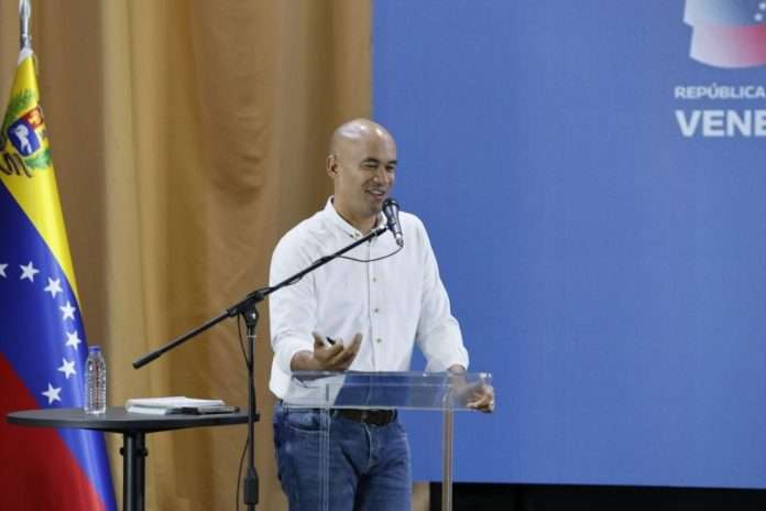 Comisionado-presidencial-Hector-Rodriguez-696x464