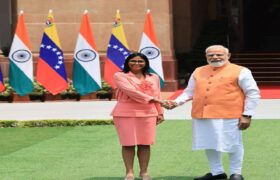 Presidenta (E) Delcy Rodríguez se reúne con el Primer Ministro Narendra Modi en Hyderabad House
