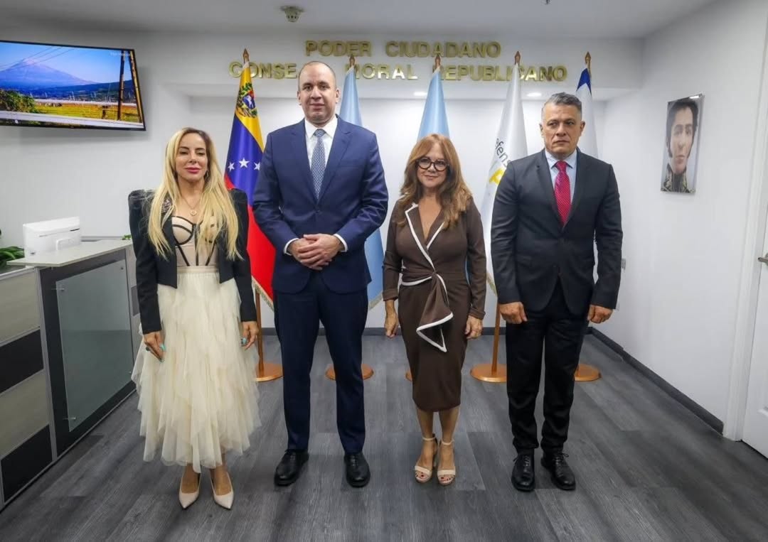ESNOTICIA-🗞️-Fiscal-General-Larry-Devoe-Marquez-asume-la-presidencia-del-Poder-CiudadanoEl-