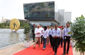 Presidenta Encargada inspecciona el complejo de refinación de petróleo más grande del mundo en Jamnagar