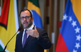 Canciller agradece solidaridad y envío de materiales por parte de Egipto