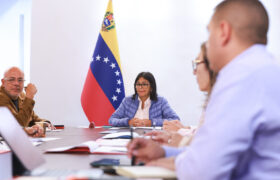 Presidenta Delcy Rodríguez dirige reunión de trabajo para abordar construcción de viviendas en el marco del Plan Venezuela Renace