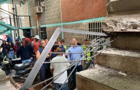 Rehabilitarán escaleras colapsadas en sector Buena Vista de Guatire