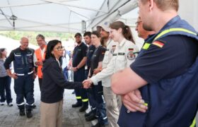 Delegación de rescatistas alemanes recibió visita de la presidenta (E) Delcy Rodríguez
