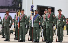CJ Delcy Rodríguez conmemora 215 años de la Independencia y lidera Graduación Conjunta a nuevos oficiales de la UMBV