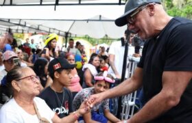 Jorge Rodríguez constata atención integral en el campamento transitorio Los Caracas