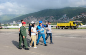 Presidenta (E) inspecciona pista del Aeropuerto Internacional Simón Bolívar y anuncia plan para retomar operaciones