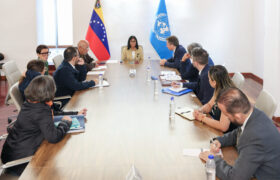 Presidenta (E) Delcy Rodríguez sostiene reunión con el subsecretario general de la ONU frente a emergencia por terremotos