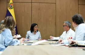 Presidenta Delcy Rodríguez revisa avances del Plan Venezuela Renace y entrega de viviendas