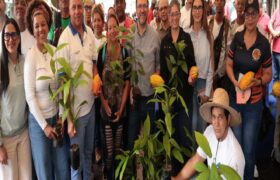 Gobierno Bolivariano entregó más de 7.500 plantas de cacao a productoras y productores del estado Miranda