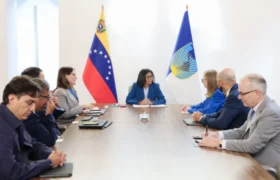 Presidenta Rodríguez recibe a la delegación del Banco Interamericano de Desarrollo