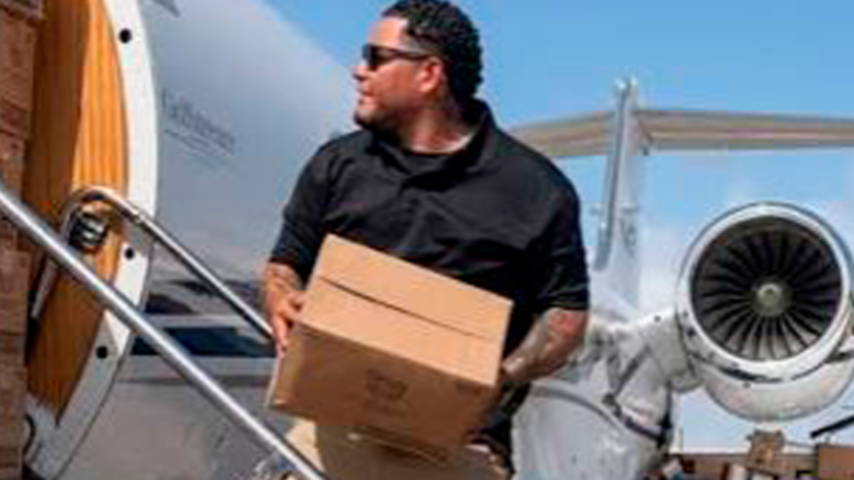 Yadier Molina ayuda