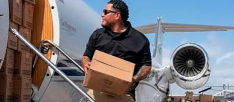 Yadier Molina ayuda