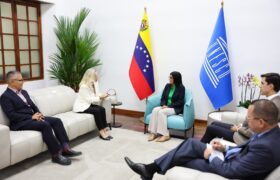 Presidenta Delcy Rodríguez se reúne en Caracas con la directora regional de la UNESCO, Anne Lemaistre