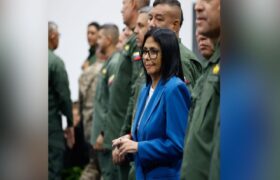 Presidenta resalta legado de libertad y justicia al celebrarse el natalicio de Simón Bolívar