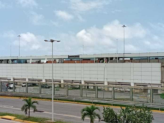 Aeropuerto-de-Maiquetia-1-696x522