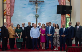 Canciller Plasencia comparte con comunidades armenia y libanesa