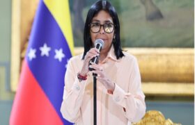 Delcy Rodríguez celebra cierre de primera etapa del diálogo entre oposición