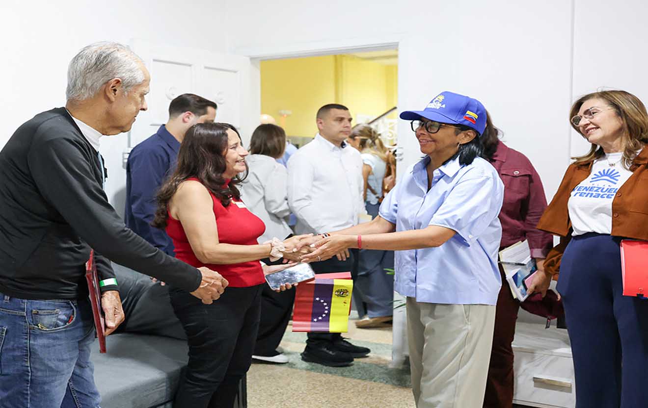 Delcy Rodriguez - entrega de viviendas