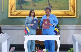Jefa de Estado firma declaración conjunta con Gobierno de Barbados