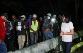 Presidenta Delcy Rodríguez supervisa la noche de este domingo trabajos de despeje vial tras fuertes lluvias en Caracas