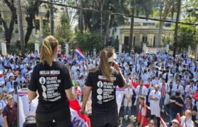 Crisis en Paraguay: cerca de 300 médicos renuncian por bajos salarios