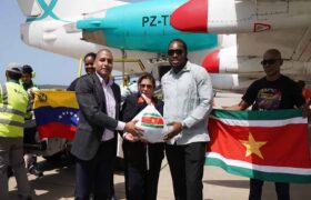 Suriname envía siete toneladas de ayuda humanitaria a Venezuela