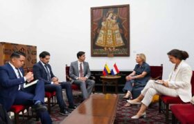 Venezuela revisa agenda bilateral con tres países de Europa