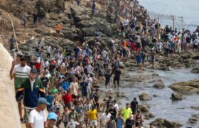 España detectó a agentes marroquíes entre migrantes en Ceuta