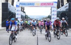 «Pedaleamos por Venezuela» reunió cerca de 700 ciclistas en apoyo a La Guaira