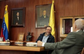 Gobierno Bolivariano y la UCV avanzan en agenda conjunta para fortalecer la investigación científica